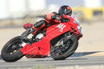 media/Oct-13-2025-Moto Forza (Mon) [[a66d839500]]/3-B Group/Session 3 (Turn 16)/